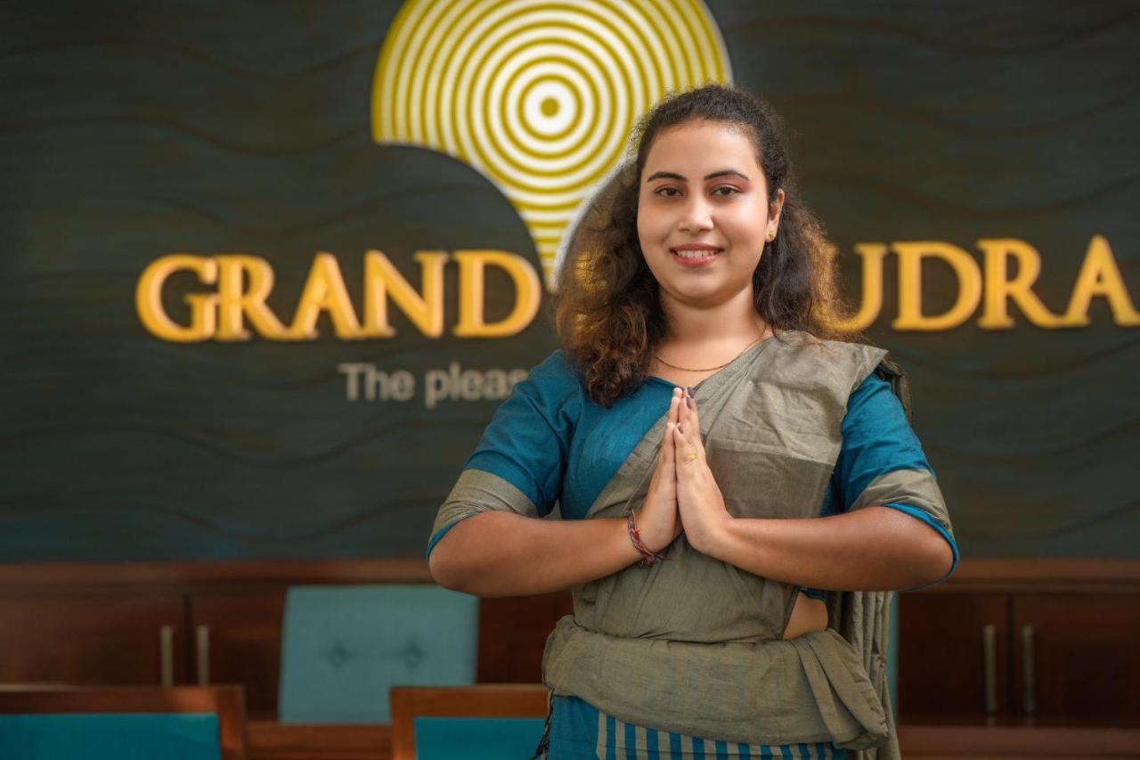 Grand Samudra Hotel Тангале Екстериор снимка